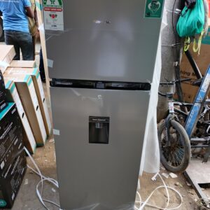Hisense 205ltrs no frost fridge.
